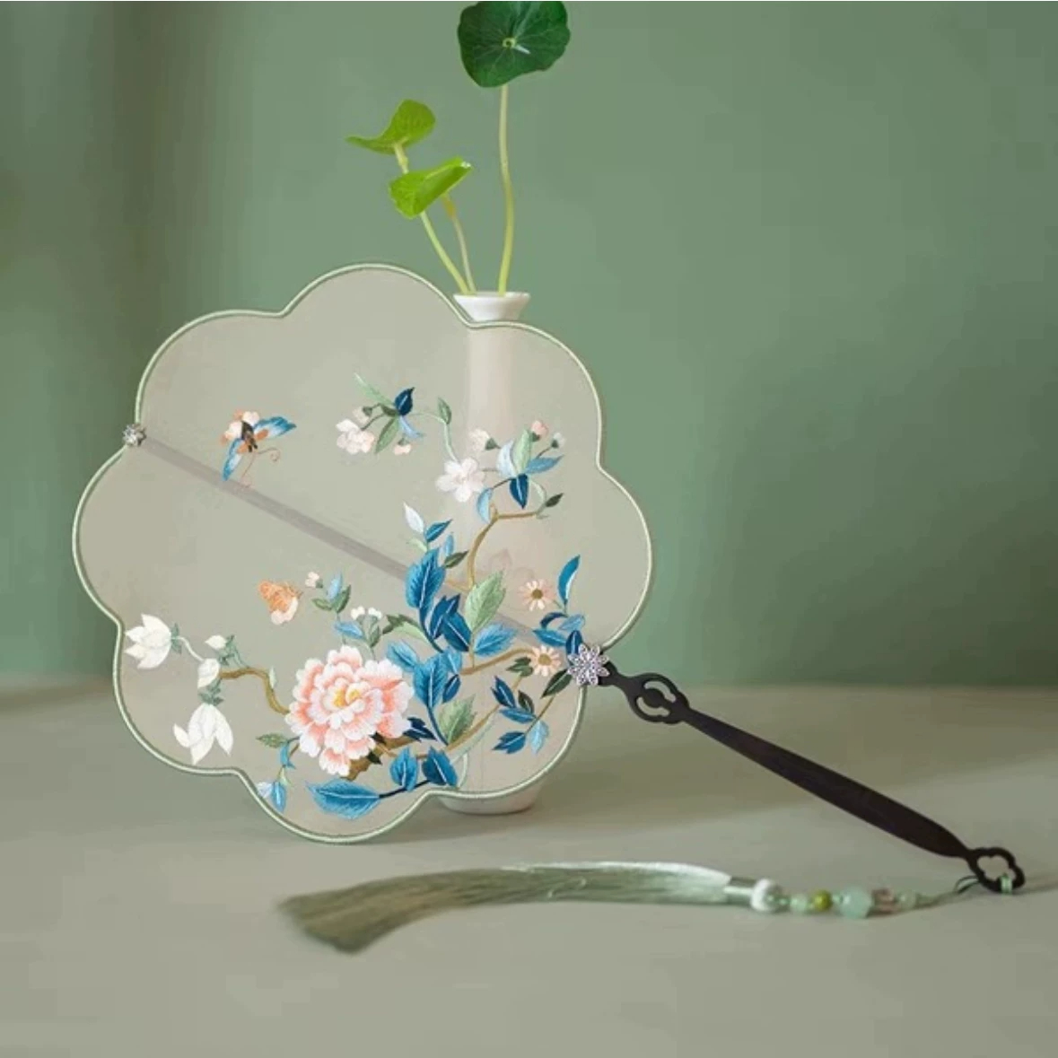 Handmade Suzhou Embroidered Silk-Wrapped Round Fan-Cyan - Signature Gift Edition