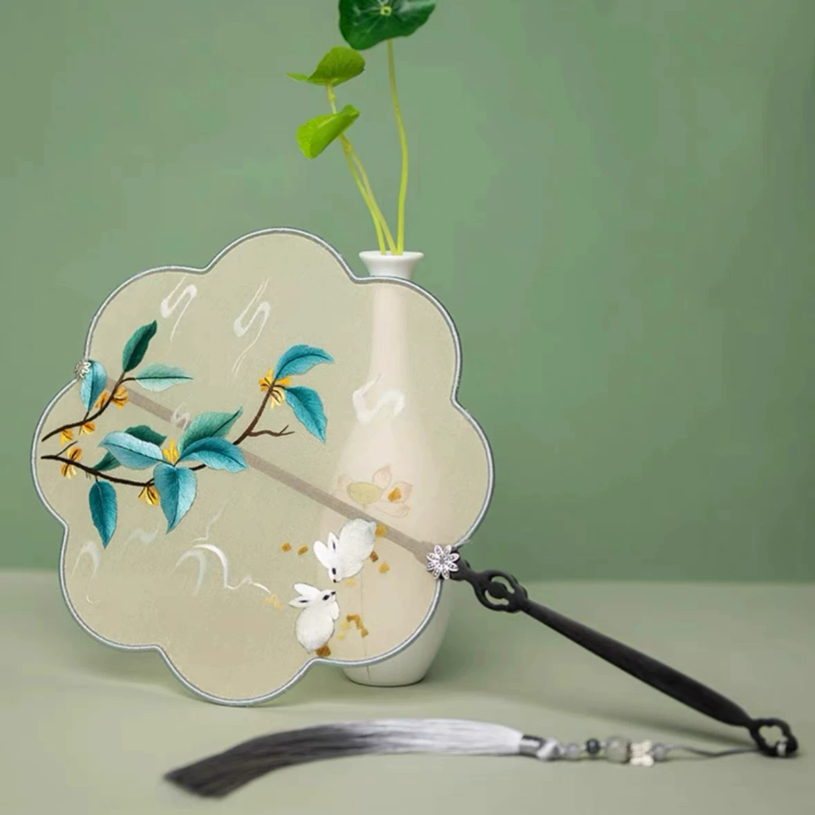 Handmade Suzhou Embroidered Silk-Wrapped Round Fan-Golden Yellow - Signature Gift Edition